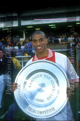 Michael Reiziger met kampioensschaal in 1996