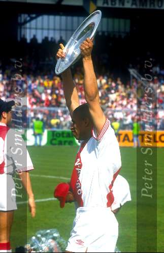 Michael Reiziger met kampioensschaal in 1996
