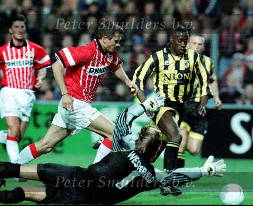Eindhoven, 21 maart 1998
PSV-Viotesse
Phillip Cocu  Sander Westerveld en John Veldman