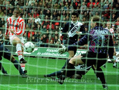 Eindhoven,9 april 1995
PSV-Utrecht
Ronaldo  op doel van Jan willem v Ede