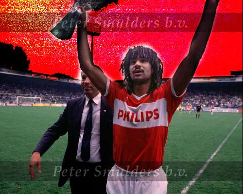 1987
PSV-Fortuna SC
Afscheid Ruud Gullit met op de achtergrond oud voorzitter Jacques Ruts