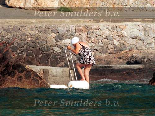 Porte Ercole 27 Juli 1996
Prinses Juliana zwemmend in zee