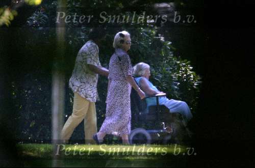Soestdijk 29 juni 2003

prins bernhard verjaardag op soestdijk.

prinses juliana in een rolstoel

Peter Smulders bv