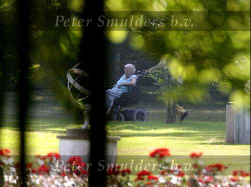 Soestdijk 29 juni 2003

prins bernhard verjaardag op soestdijk.

prinses juliana in een rolstoel

Peter Smulders bv
