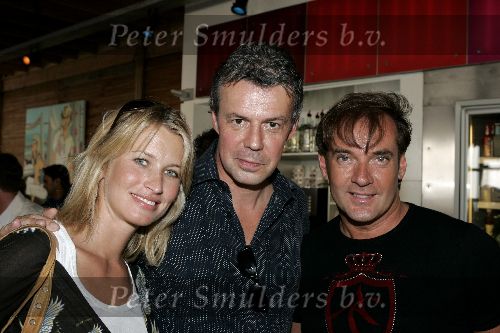 Bloemendaal 3 september 2005
10 jarig bestaan sbs6 bij bloomingdale.
Anouk Smulders zwanger  met Gerard Joling en Patrick Tillieux