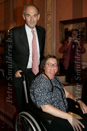Amsterdam 2 september 2005
Presentatie boek Ramses Shaffy in hotel l\'europe.
Job Cohen met zijn vrouw