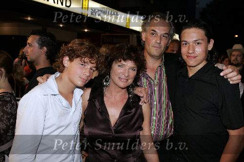 Amsterdam 4 september 2005
Presentatie Braun staafmixer.
Linda v Dijck met man en zoon
