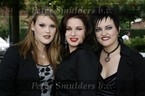 Muiderberg 15 september 2006
Presentatie cd  Access Allowed 
v.l.n.r.Anja Backus, Simone v Eertwegh en Barbara Ceuleers.