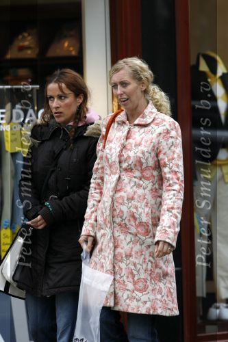 Amsterdam 31 oktober
Plien v Bennekom zwanger winkelend met Annick Boer.