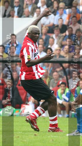 Eindhoven, 17 September 2006
Kompetitiewedstrijd PSV-Feyenoord, eindstand 2-1
Arouna Kone
© Foto Ronald Otter