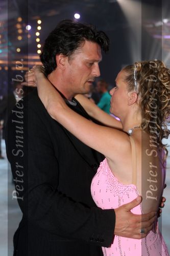 Eindhoven, 27 Augustus 2006
Dancing On Ice van RTL 4 2006
Babette v Veen samen met haar man Bas Westerweel kussend