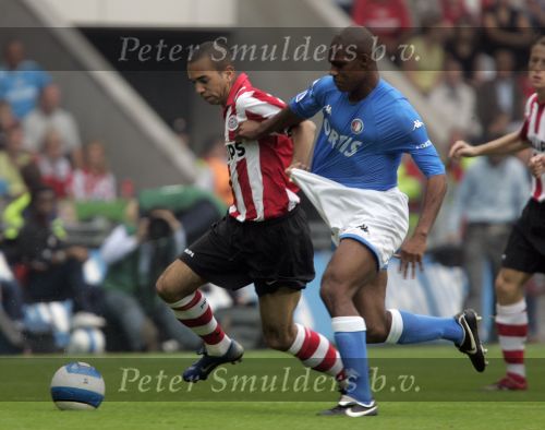 Eindhoven, 17 September 2006
Kompetitiewedstrijd PSV-Feyenoord, eindstand 2-1
Diego Tardelli zijn eerste wedstrijd voor PSV in duel met Andre Bahia