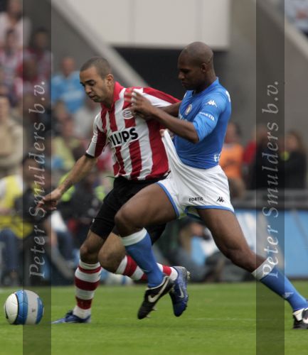 Eindhoven, 17 September 2006
Kompetitiewedstrijd PSV-Feyenoord, eindstand 2-1
Diego Tardelli zijn eerste wedstrijd voor PSV in duel met Andre Bahia
