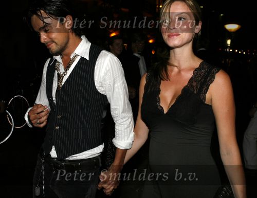 Den Haag 12 september 2006
Premiere Zwartboek in Den Haag.
Dinand Woesthof met zijn zwangere vriendin Lucy