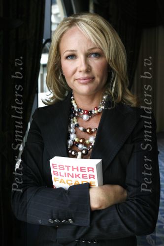 Noordwijk 26 augustus 2006
Presentatie Boek Esther Blinker in huis ter Duin.
 Esther Blinker