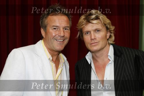Amsterdam 28 augustus 2006
Modeshow Ronald Kolk in krasnapolsky.
Hans Klok met zijn vriend
