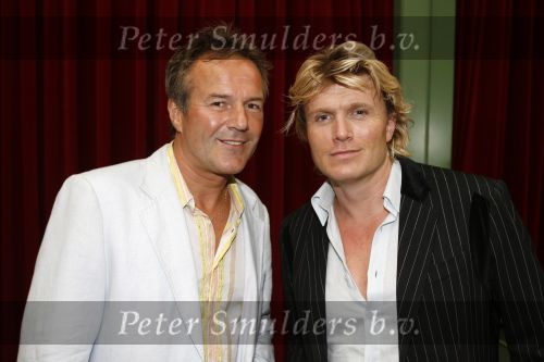 Amsterdam 28 augustus 2006
Modeshow Ronald Kolk in krasnapolsky.
Hans Klok met zijn vriend