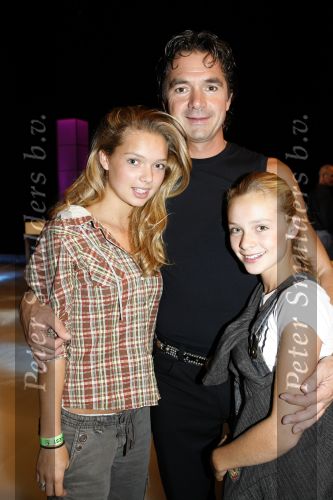 Hilversum 25 augustus 2006
Sterren dansen op het ijs.
Hein Vergeer met zijn dochters