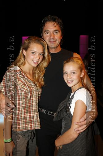 Hilversum 25 augustus 2006
Sterren dansen op het ijs.
Hein Vergeer met dochters