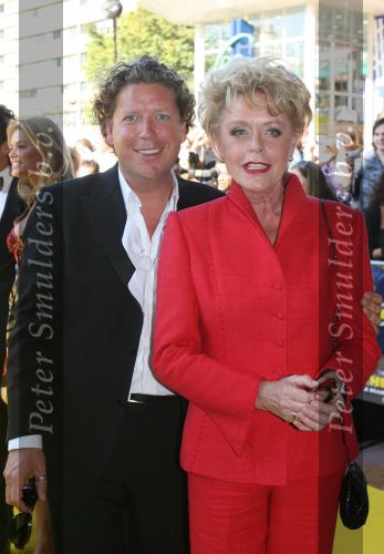 Utrecht, 9 September 2006
Beatrixhal. Permiere musical THE WIZ
Henkjan Smits met zijn vrouw