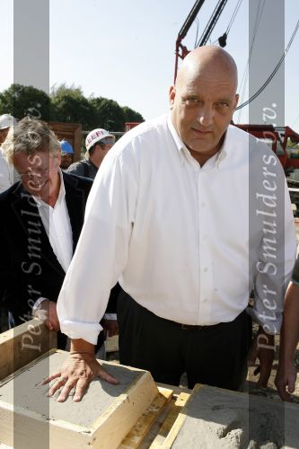 Sliedrecht 20 september 2006
Eerste paal gaat de grond in bij LEEF.
Herman den Blijker