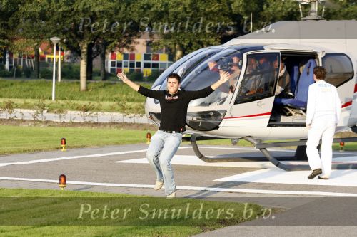 Sneek 14 september 2006
Jan Smit gaat met helicopter heel nederland af om zijn nieuwe cd te promoten.