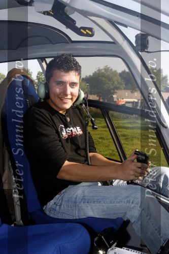 Sneek 14 september 2006
Jan Smit gaat met helicopter heel nederland af om zijn nieuwe cd te promoten.