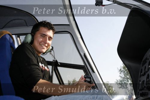 Sneek 14 september 2006
Jan Smit gaat met helicopter heel nederland af om zijn nieuwe cd te promoten.