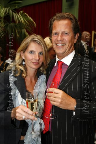 Amsterdam 28 augustus 2006
Modeshow Ronald Kolk in krasnapolsky.
jan Willem Bruggenwirth met zijn vrouw