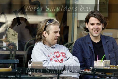 Amsterdam 20 september 2006
Jan jaap v d Wal op terras met een vriend.
