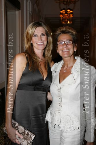 Amsterdam 11 september 2006
Modeshow Frans Molenaar in het Amstel Hotel.  Damielle Overgaag en janine v d Ende