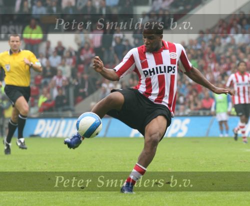 Eindhoven, 17 September 2006
Kompetitiewedstrijd PSV-Feyenoord, eindstand 2-1
Jefferson Farfan
© Foto Ronald Otter