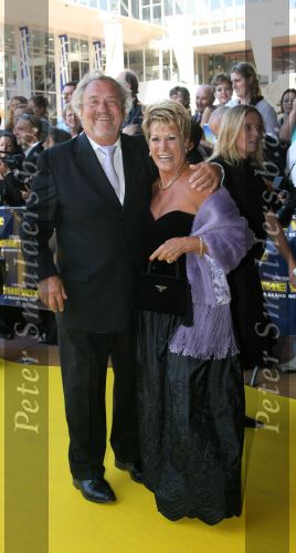 Utrecht, 9 September 2006
Beatrixhal. Premiere musical THE WIZ
Jules Croiset met zijn vrouw Puck Croiset