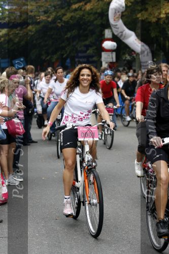 Den Bosch 17 september 2006
Fietsen voor Pink Ribbon met Leontien Zijlaard v Moorsel.