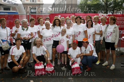 Den Bosch 17 september 2006
Fietsen voor Pink Ribbon met Leontien Zijlaard v Moorsel.