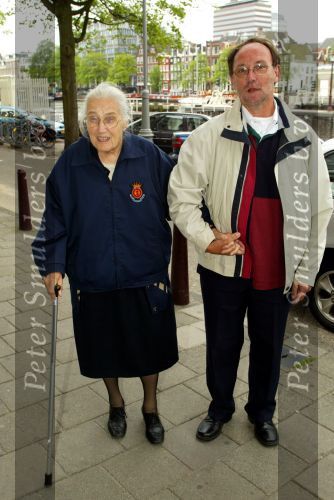 Amterdam 2 juli 2003
premiere henk v d meyden in carre
Majoor Bosshardt


Peter Smulders bv