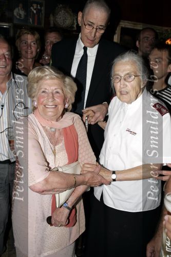 Amsterdam 30 augustus 2005
Presentatie dvd Johnny Jordaan.
Ria Alberti met Majoor Bosshardt