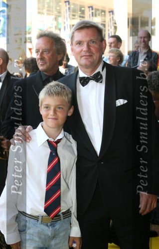 Utrecht, 9 September 2006
Beatrixhal. Permiere musical THE WIZ
Knut, de man van Mariska v Kolck met haar zoon