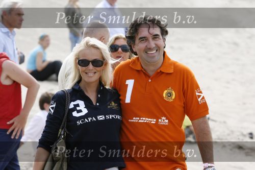 Noordwijk 26 augustus 2006
Polo op het strand van Noordijk.
Nick Kouwenhoven met Mandy Huydts.