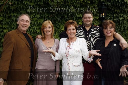 Houten 4 september 2006
Marianne Weber presenatie rondje hollands.
Tony Bodar Saskia v Bokhoev , Mariaane Weber Martijn lavrijssen en Jony de Boer
