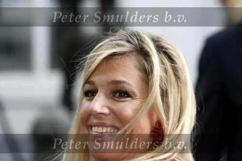 Den Haag 18 mei 2006
Maxima ontvangt boek Voor een beter  Nederland .