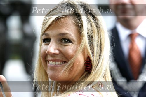 Den Haag 18 mei 2006
Maxima ontvangt boek Voor een beter  Nederland .