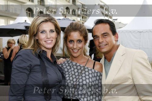 Noordwijk 26 augustus 2006
Presentatie blad JFK in huis ter Duin.
Robert Halewijn  Dani Bles en Danielle Overgaag