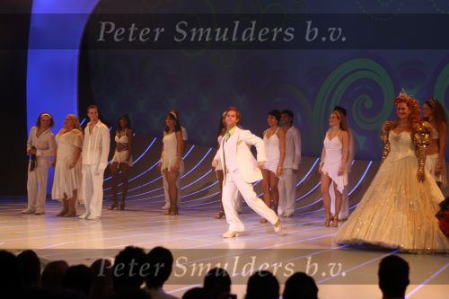 Utrecht, 9 September 2006
Beatrixhal. Permiere musical THE WIZ
o.a. Danny de Munk, Nurlaila Karim, Jerrel Houtsnee, Danny Yanga, Jeroen Phaff, Mathilde Santing, Marjolijn Touw, Sophia Wezer, Charly Luske, Peter Rijnbeek en Jamai