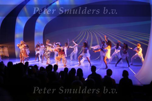 Utrecht, 9 September 2006
Beatrixhal. Permiere musical THE WIZ
o.a. Danny de Munk, Nurlaila Karim, Jerrel Houtsnee, Danny Yanga, Jeroen Phaff, Mathilde Santing, Marjolijn Touw, Sophia Wezer, Charly Luske, Peter Rijnbeek en Jamai