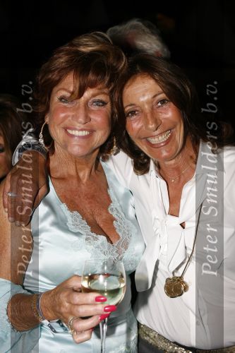 Noordwijk 26 augustus 2006
Presentatie blad JFK in huis ter Duin.
Moeder Dani Bles en Netty v d Veer