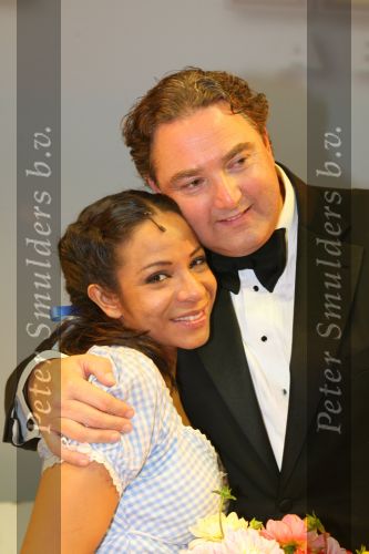 Utrecht, 9 September 2006
Beatrixhal. Permiere musical THE WIZ
Nurlaila Karim samen met Erwin v Lambaart