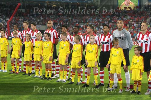 Eindhoven, 12 September 2006 Eerste wedstrijd ChampionsLeague Seizoen 2006/2007 eindstand 0-0
Elftal van PSV met ballenjongens
