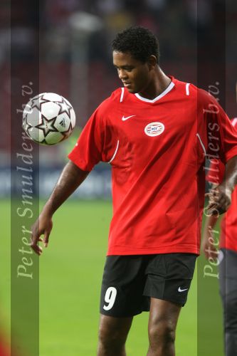 Eindhoven, 12 September 2006 PSV-FC Liverpool. 1e wedstrijd in de Champions League Seizoen 2006/2007 eindstand 0-0
Patrick Kluivert tijdens zijn eerste officiele warming up bij PSV