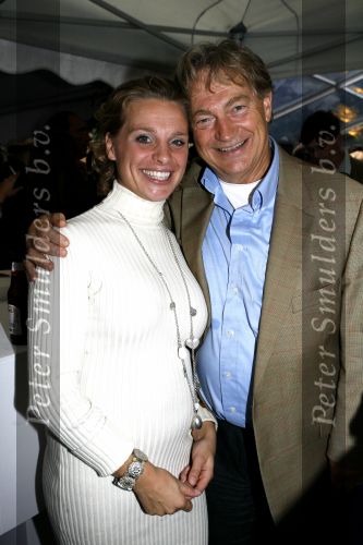 Amsterdam 2 september 2006
Ossehaasparty georganiseerd door Ralph de Vries en Reinout...
Annetrije de Kroes zwanher met Paul Fagel